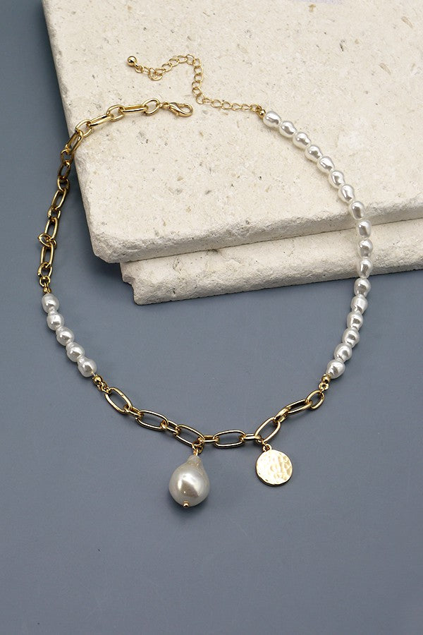Simple Pendant Pearl Necklace