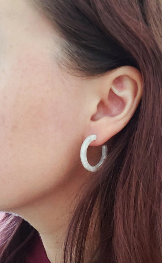 Pearl Cam Mini Hoops