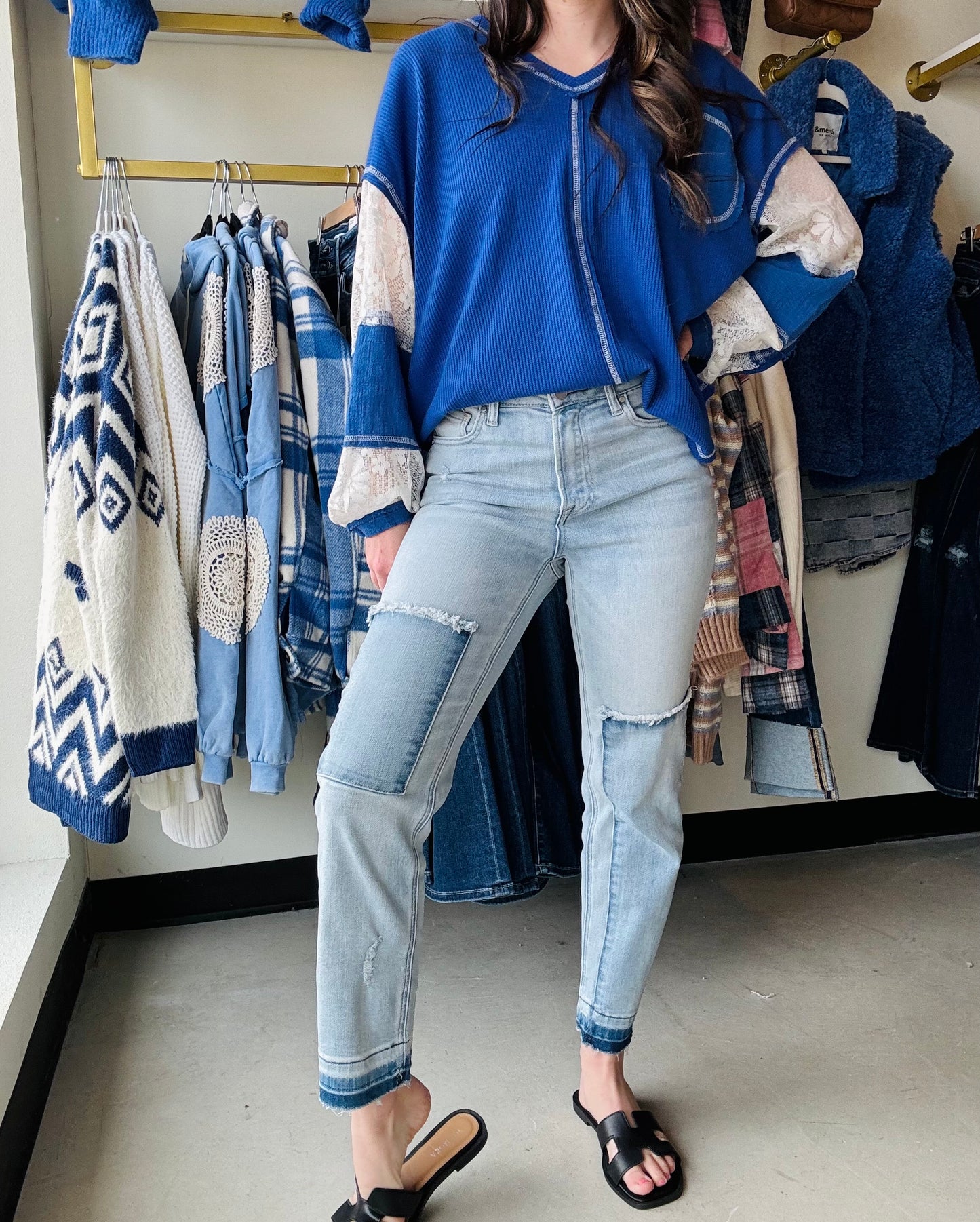 Sophie is wearing a size 3.
Rise 11" | Inseam 26'5" in size 3/26
Rise: 14" | Inseam: 26.5" in size 1XL