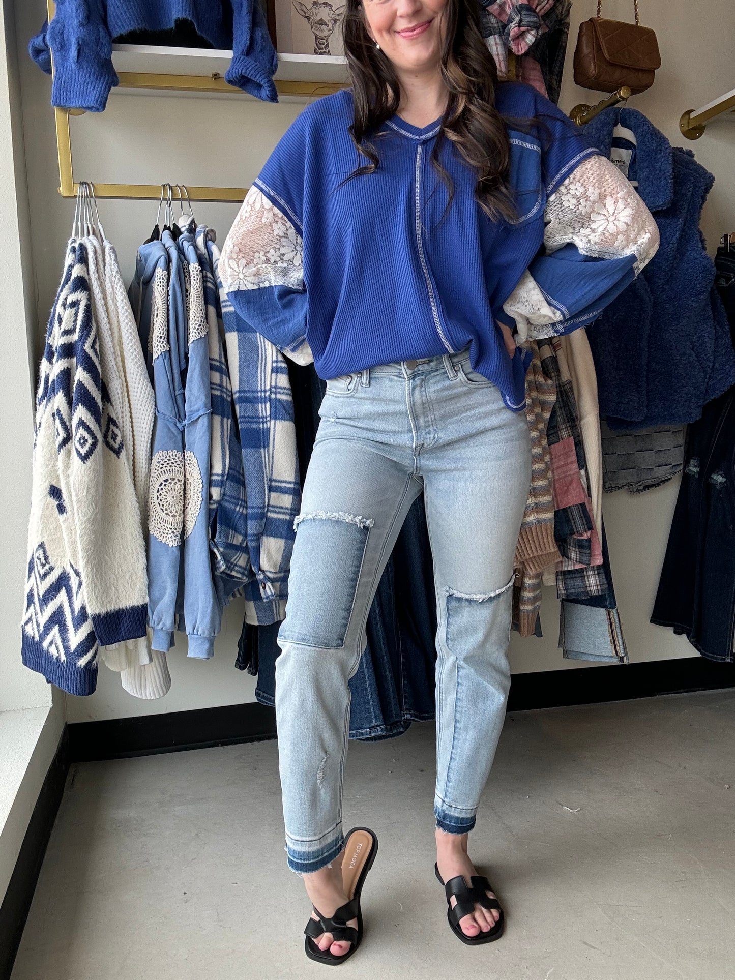 Sophie is wearing a size 3.
Rise 11" | Inseam 26'5" in size 3/26
Rise: 14" | Inseam: 26.5" in size 1XL
