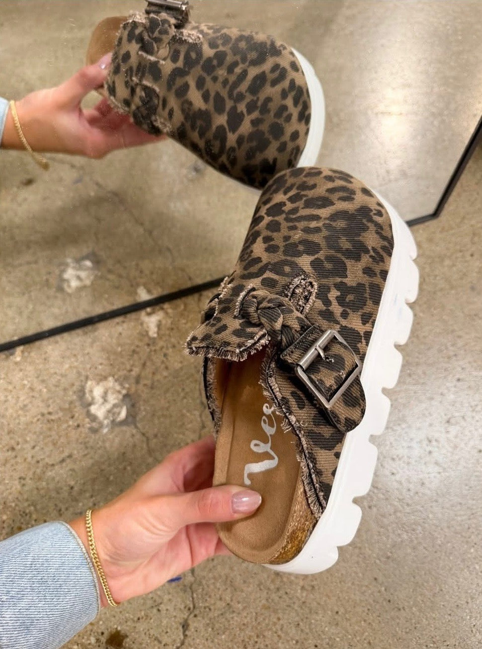 Leopard Clogs - Very G