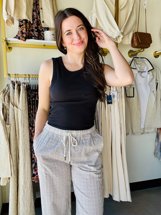 Thread & Supply
Forever timeless in the EDLIN TANK! Crafted in a soft ribbed fabrication, this tank is a wear-everywhere kind of essential.
Sleeveless tank
Crew neckline