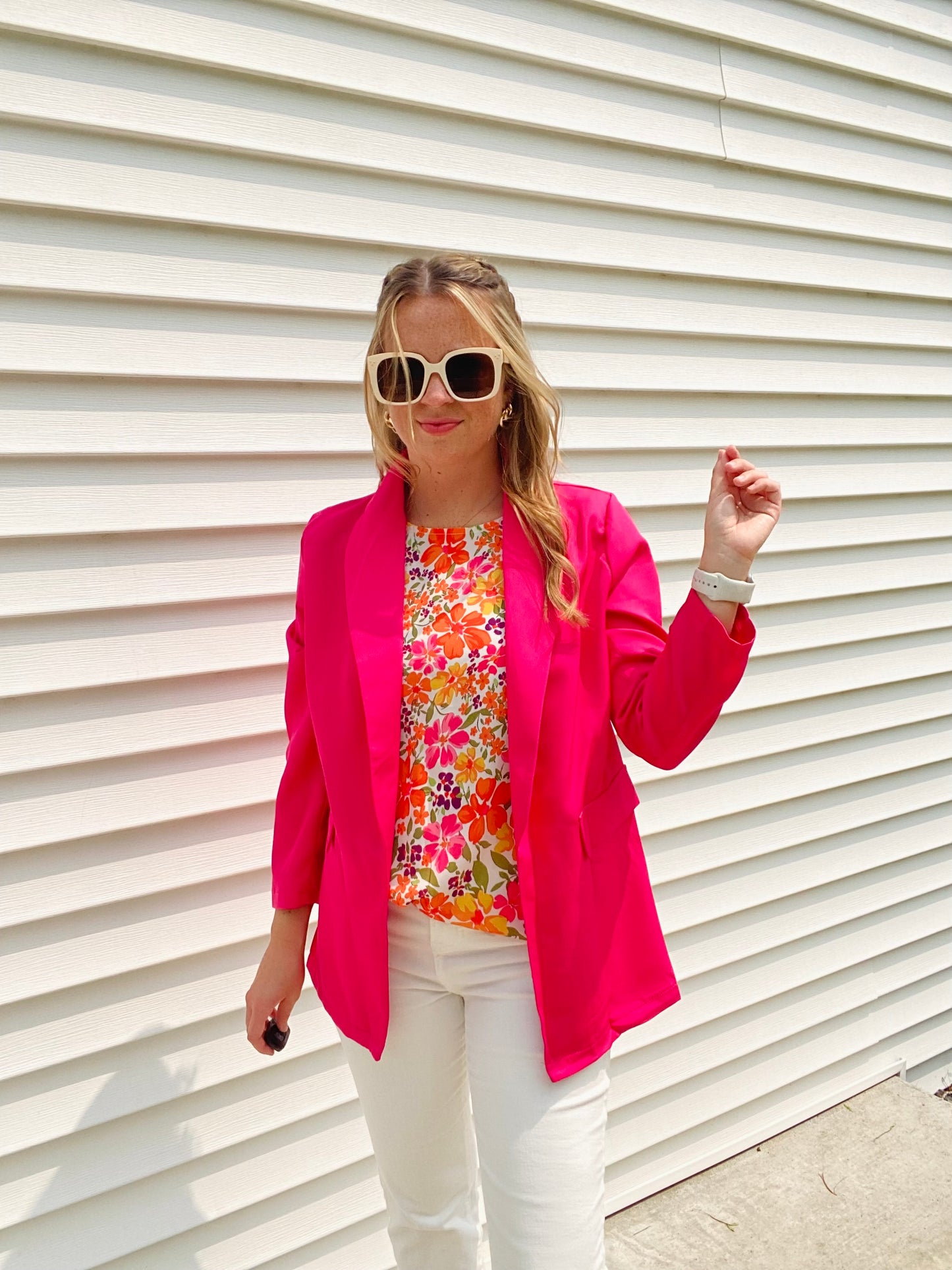 Stay fashionable and comfortable with the Lydia Loose Fit Blazer! Featuring long sleeves, faux pocket detail, and a loose fit, the blazer is lightweight enough to be wearable all day. Perfect for any occasion and trend-savvy for the season, this supple and stylish blazer pairs perfectly with denim for a fashionable and effortless look.