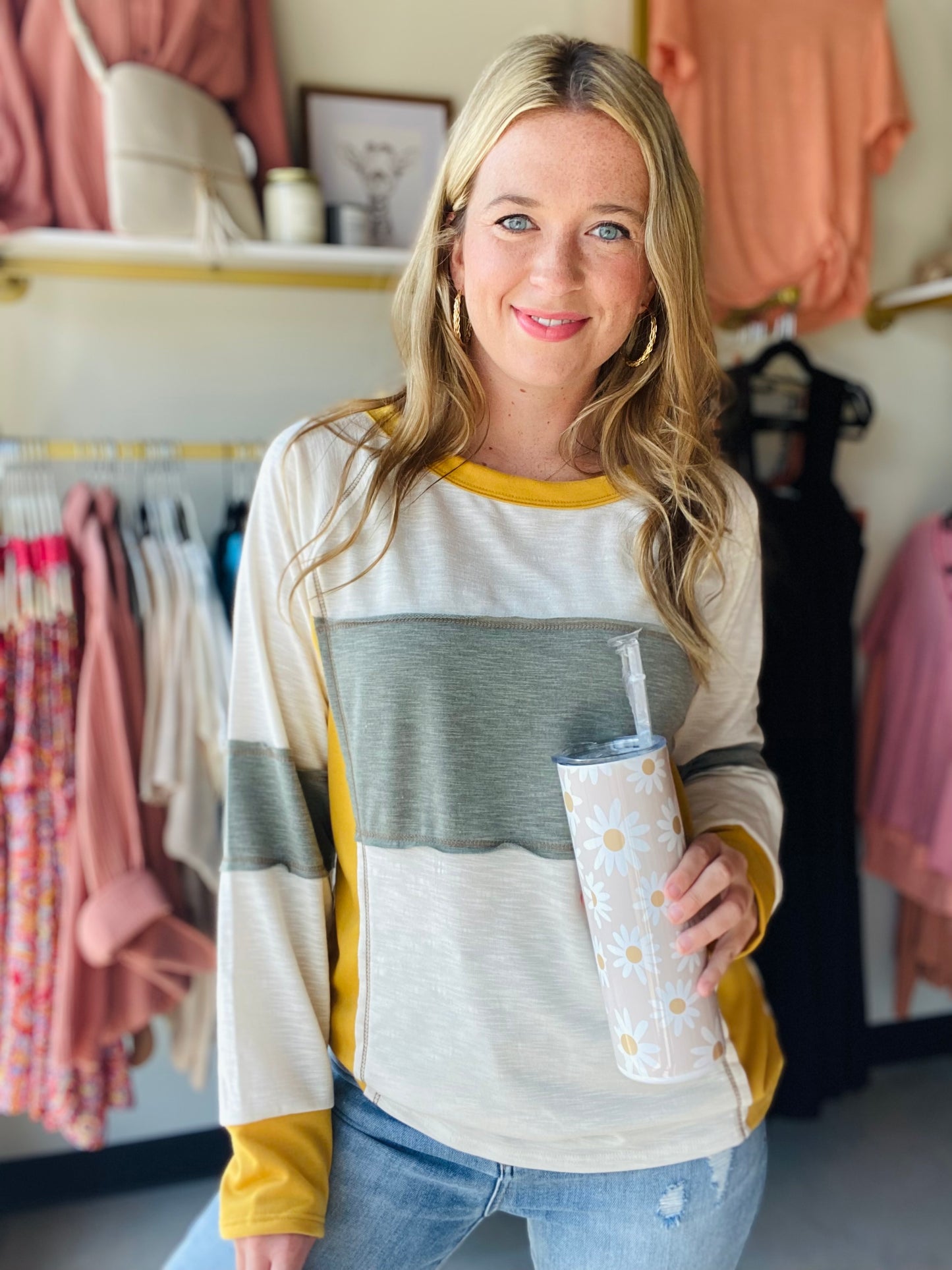 This long sleeve contrast top is the perfect addition to your fall wardrobe. Featuring Packers colors in a lightweight fabric, it has a scoop neckline for a classic look. An essential for any fan and subtle enough to wear out to lunch with your girlfriends. Bibi Brand