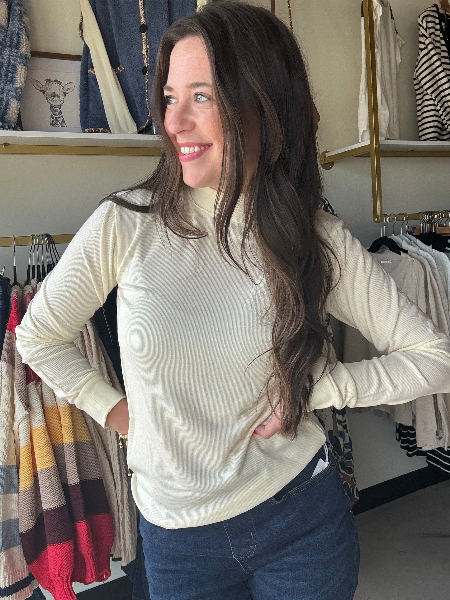 Style Description:
Made to be worn everywhere, this sleek long sleeve is featured in a formfitting silhouette and seamless so-soft fabrication with a chic mock neckline.
Mock neck
Cuffed sleeves
Measurements for a size small:
Length: 23"
Chest: 16.5"
Sleeve Length: 25"
Fabric Content/Care:
95% Micro Modal
5% Spandex
Machine Wash Cold