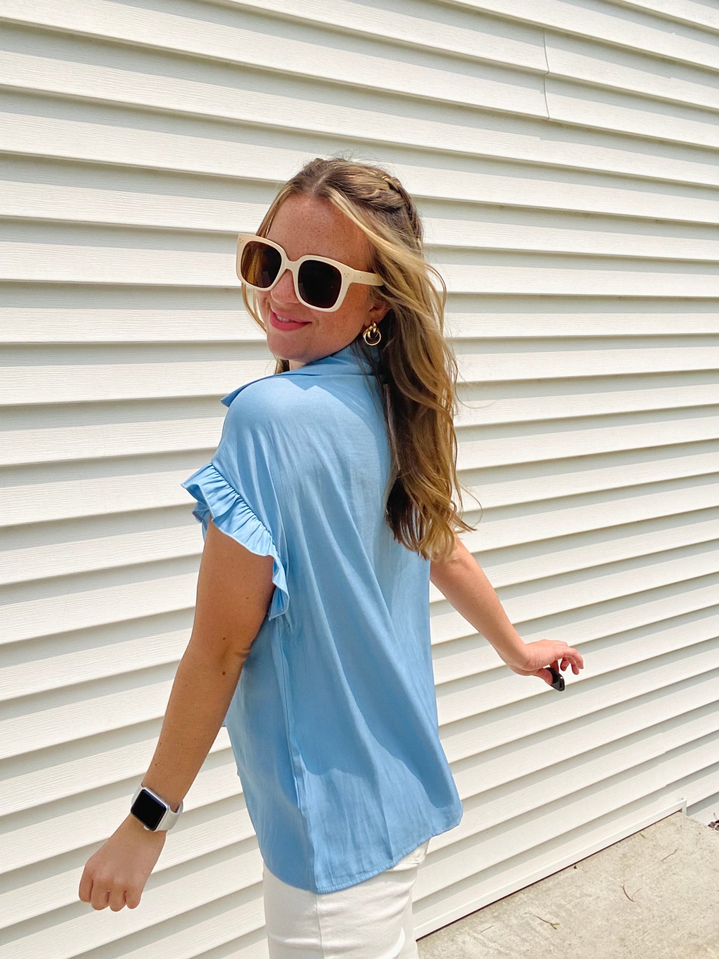 This Ocean Ruffle Sleeve Blouse is an ideal top for both casual and formal occasions. Crafted from a lightweight, woven fabric, this blouse features a relaxed fit, ruffle and frill sleeves, a button-down front and drop shoulder detailing for added comfort. Brand: AnnieWear