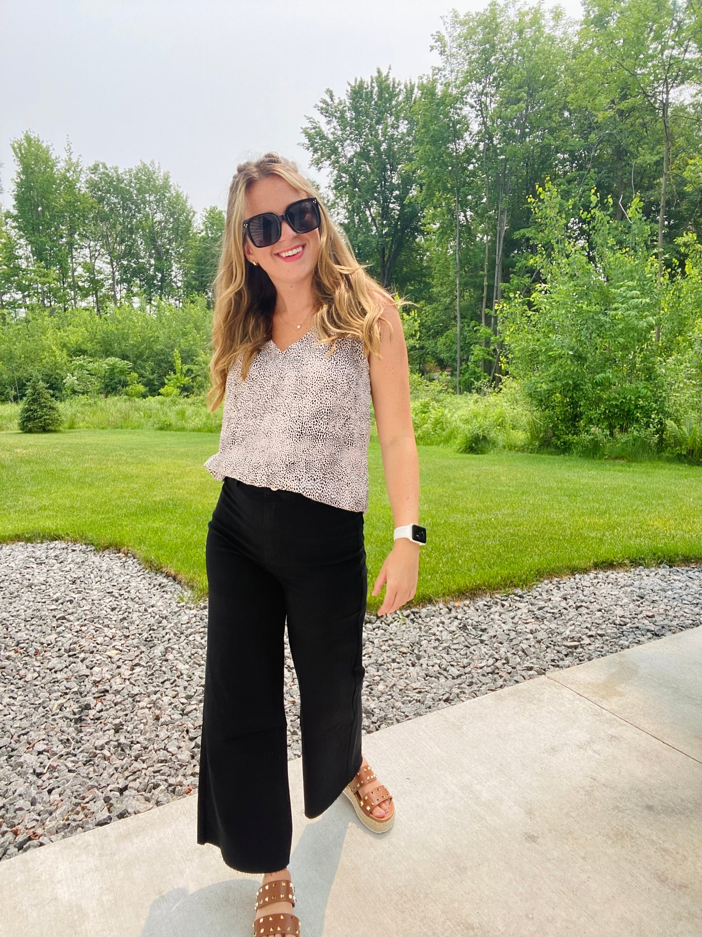 Our Cropped Stretch Jeans are crafted from 97% cotton and 3% spandex for a comfortable yet flattering fit. This wide leg, high waisted style features a clean cut hemline and is available in sizes Small (2-4), Medium (6-8), Large (8-10) and XL (10-12). These bottoms are perfect for work all summer long paired with a fun blouse and strappy sandals!
