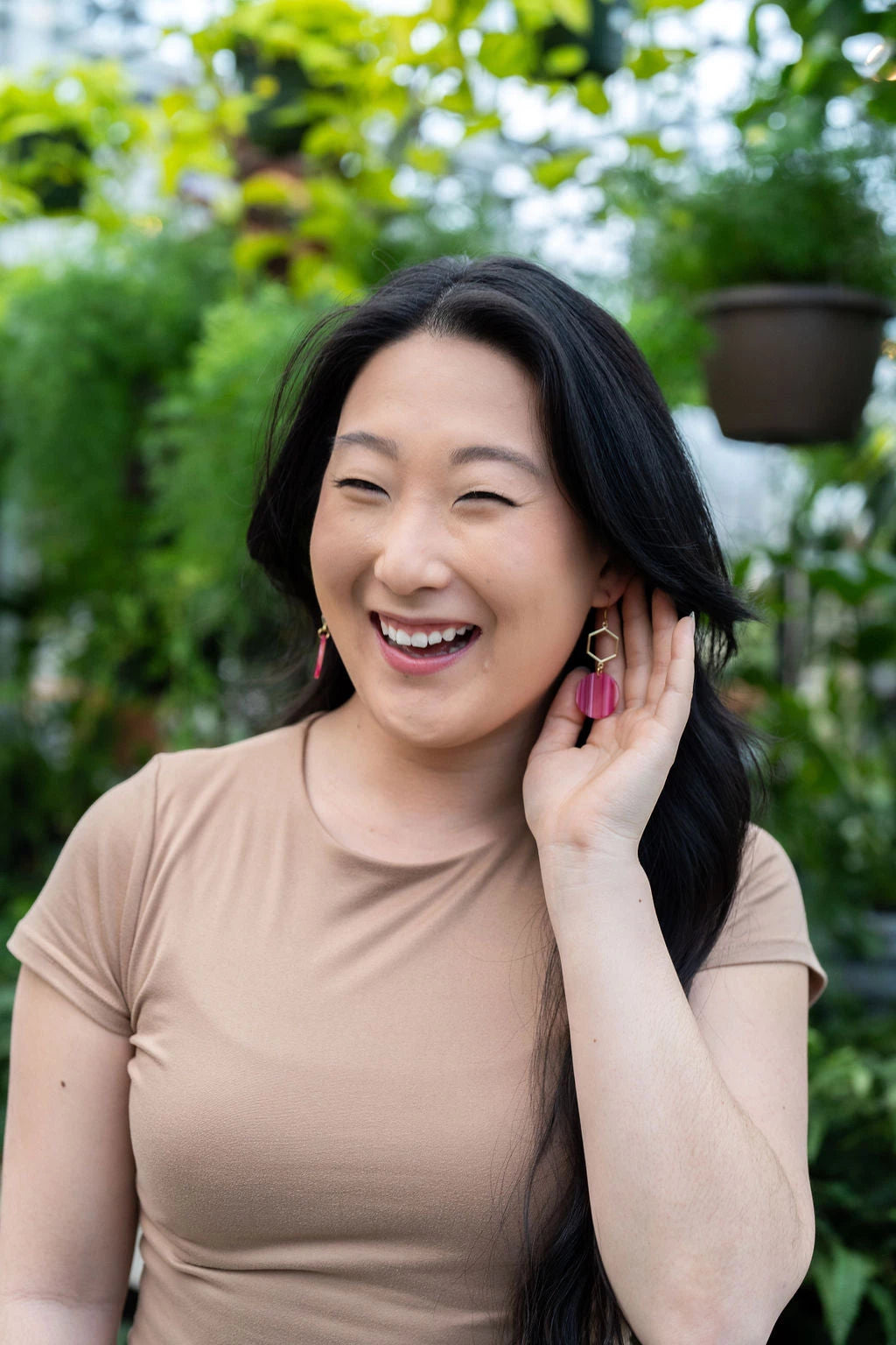 Flaunt your sophistication with a perfect pair of Layla Earrings! Our gold hexagon accent and beautiful acrylic will instantly elevate any outfit - getting you ready to take on the day like a boss. Put ‘em on, and watch the compliments roll in! (And you thought hexagons were just for math class.)