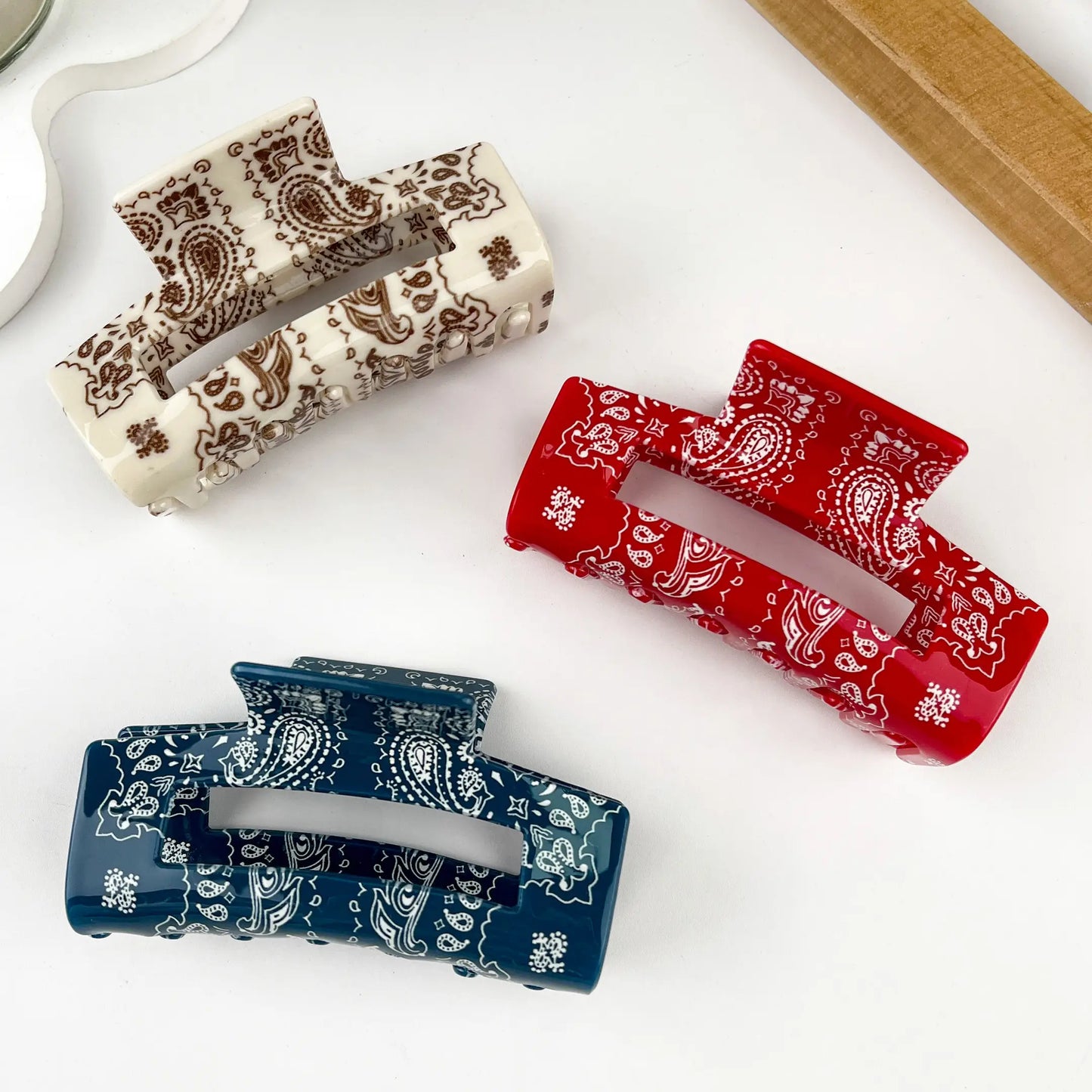 Retro Elegant Hollow Hair Claw Clips