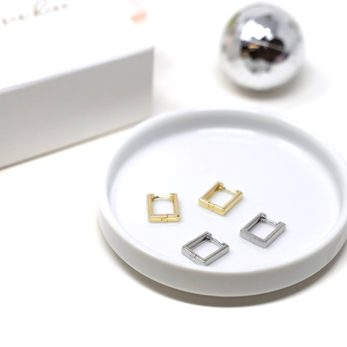 Gold Square Huggies