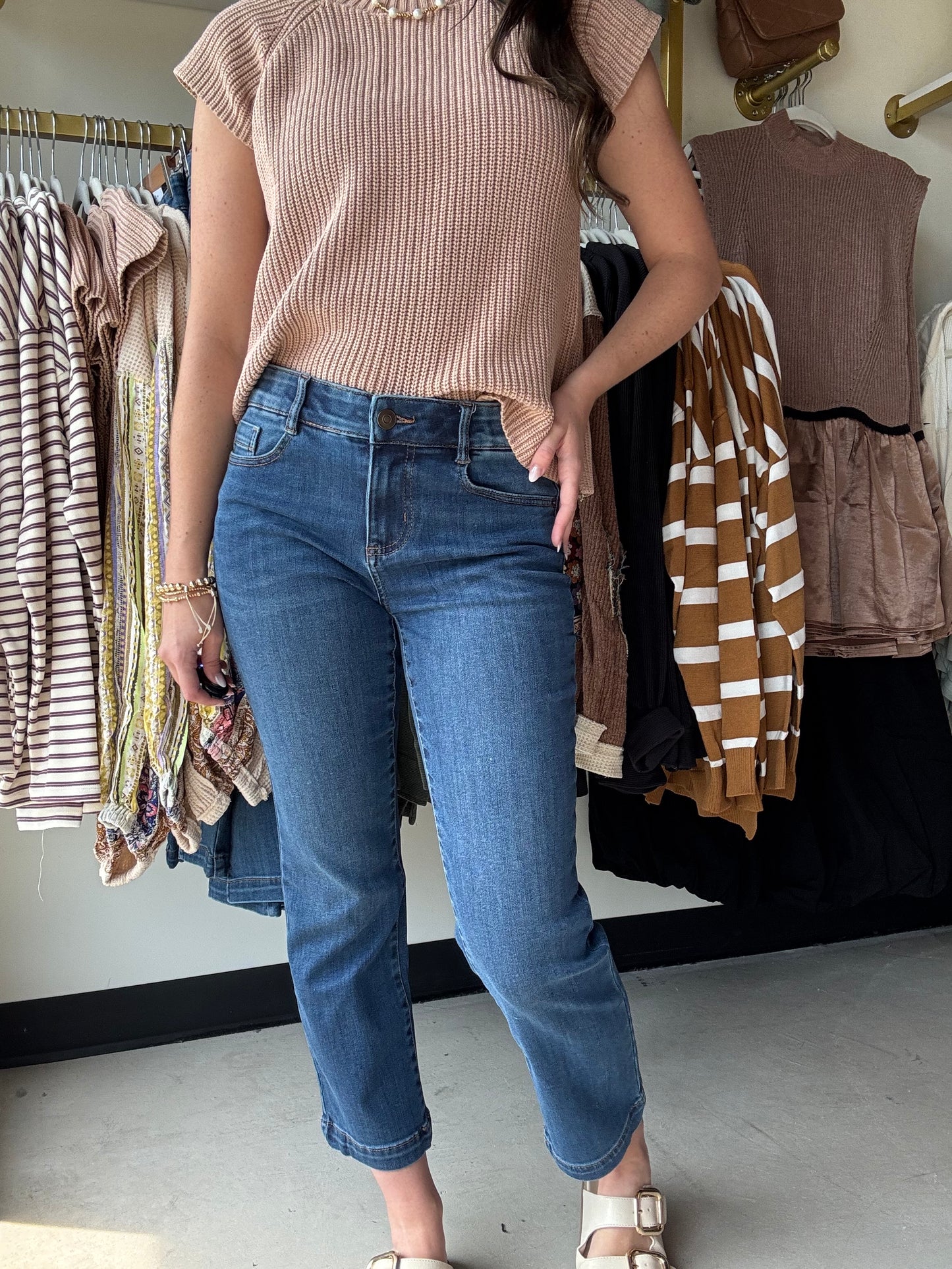 Audrey Hugging Straight Leg Jeans