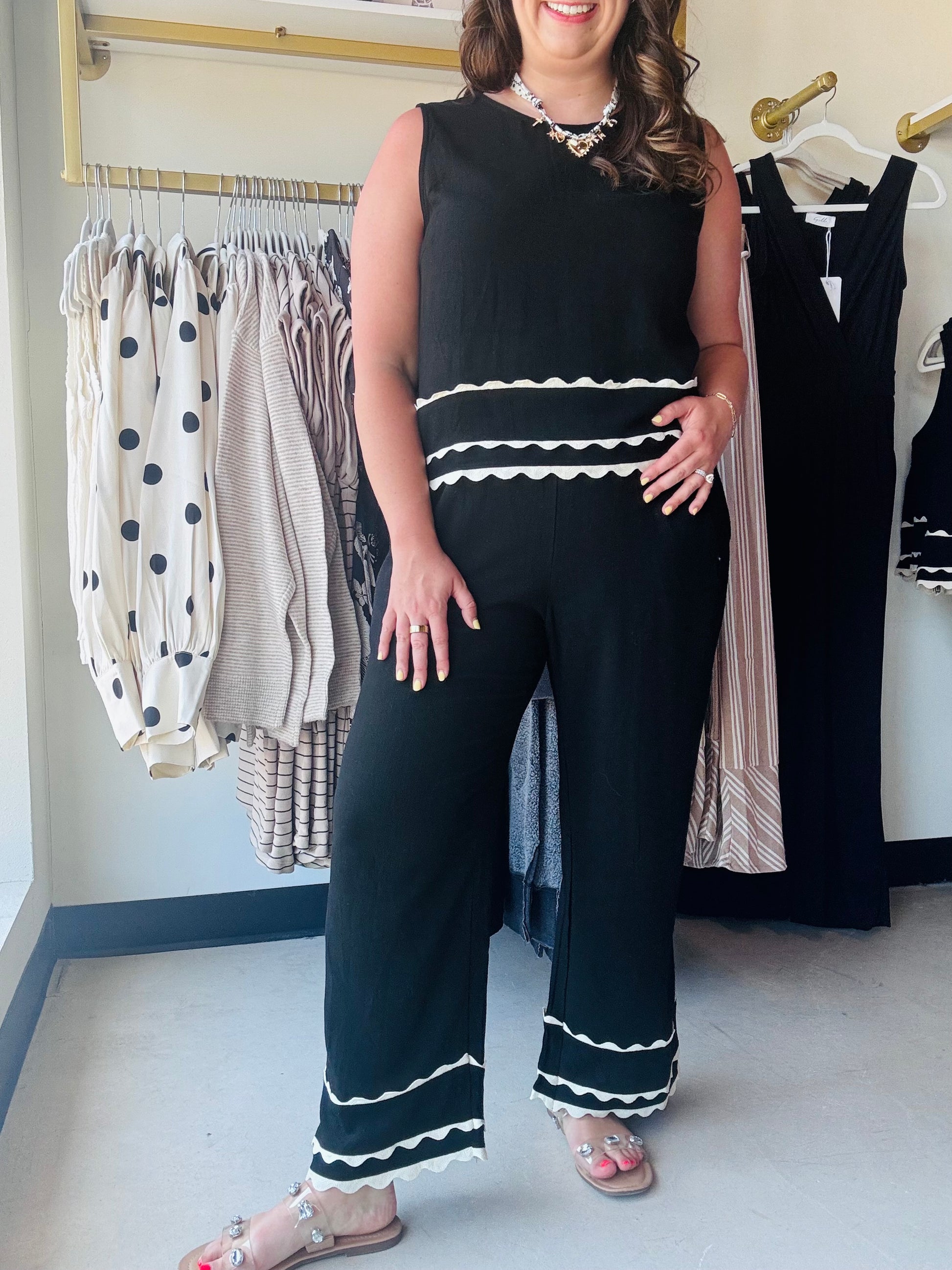 Anniewear

Experience effortless elegance in these breathable, wide-leg pants featuring a striking contrast scallop trim. Designed with a flexible elastic waistband and functional pockets, they offer a lightweight, high-fashion feel that stays comfortable from day to night.

Airy, lightweight fabric for all-day comfort.
Chic contrast scallop hem detailing.
Flexible elastic waistband fits perfectly.
Functional side pockets for essentials.
Effortless, flattering wide-leg silhouette.
Ultra-breathable material 