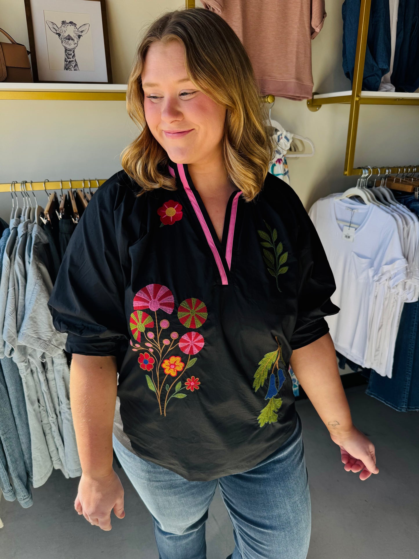 Umgee

Embroidered Floral V-Neck Blouse

Key Features
• V-neckline with contrast trim
• Puff ¾ sleeves
• Multicolor embroidery

Fabric Contents
• 100% Cotton