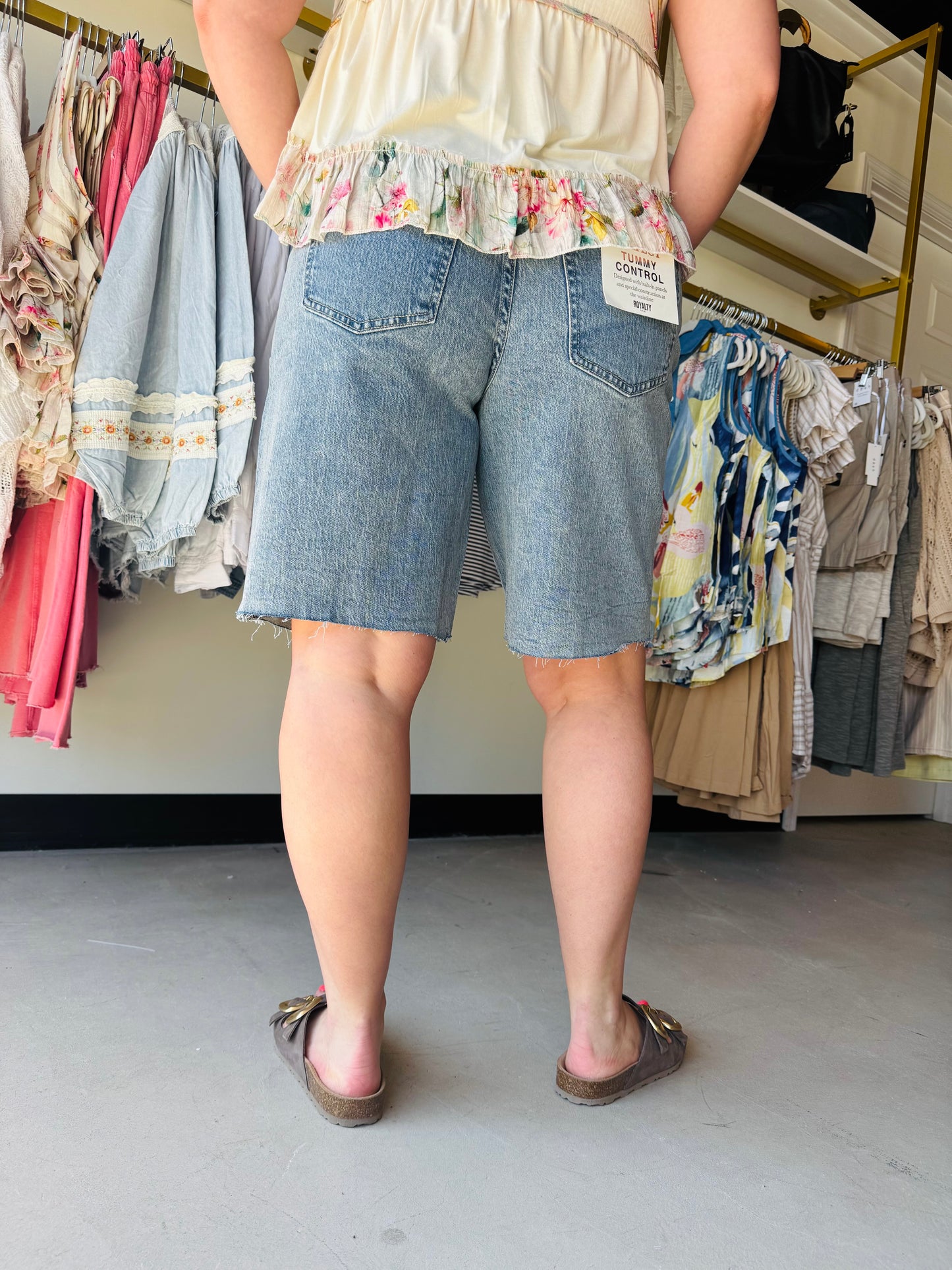 Wide-Leg Denim Bermuda Shorts - Light Wash