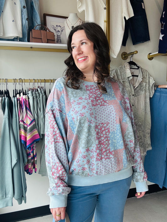 Easel

Elevate your everyday style with this 100% cotton mineral-washed pullover featuring an artistic floral patchwork design. The relaxed silhouette and vintage-inspired texture deliver effortless boho-chic comfort for any season.
Breathable 100% premium cotton terry.
Unique vintage-inspired mineral wash finish.
Artistic and feminine floral patchwork.
Effortless, oversized boho-chic silhouette.
Cozy dropped shoulders for comfort.
Soft banded ribbed hem and cuffs.
