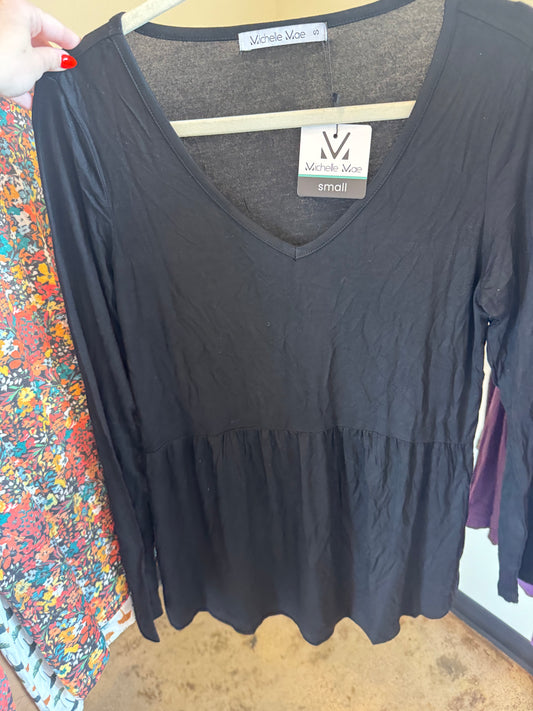 #12 Peplum Top- Black