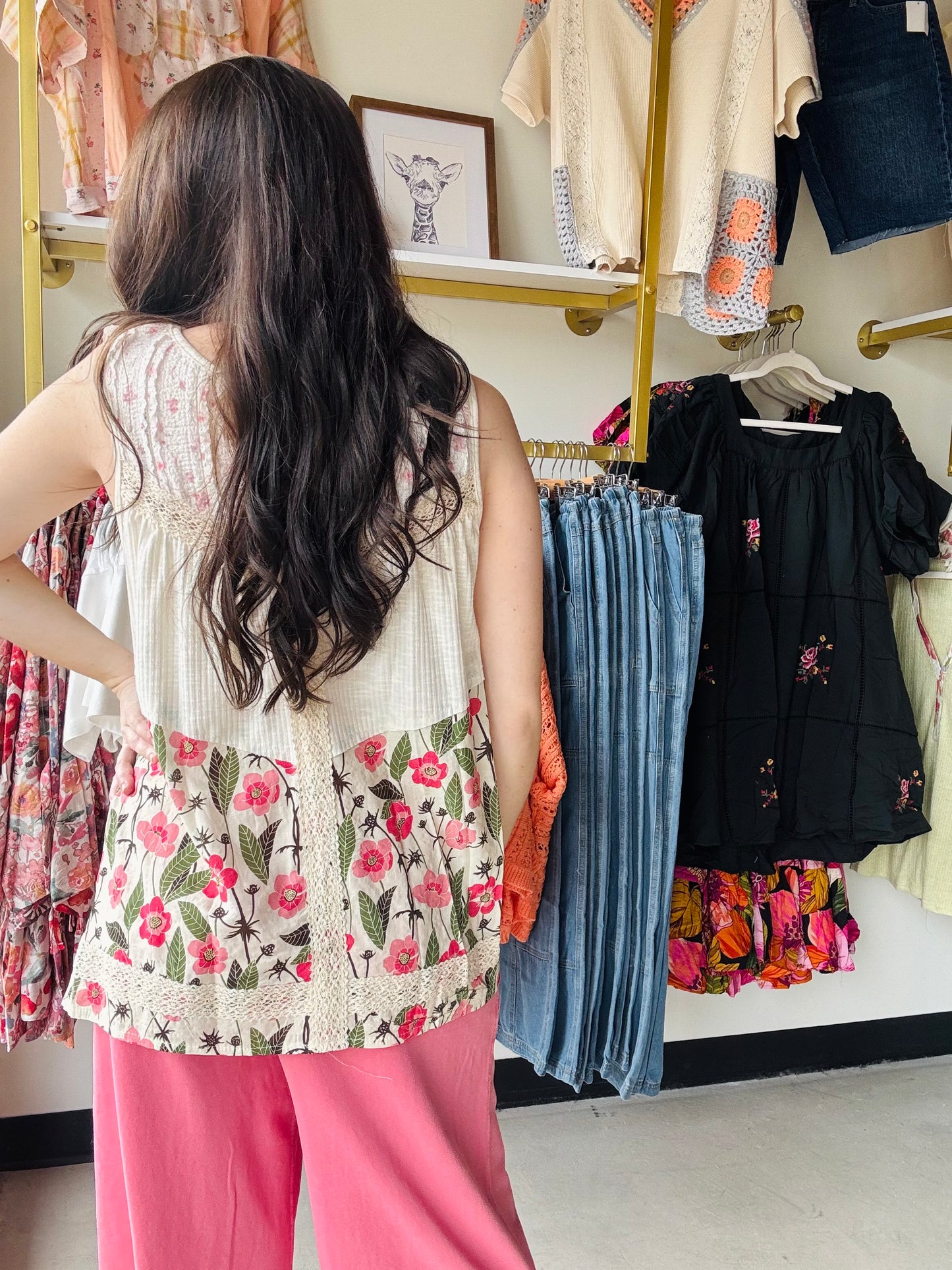 Floral Trim Lace Contrast Tank