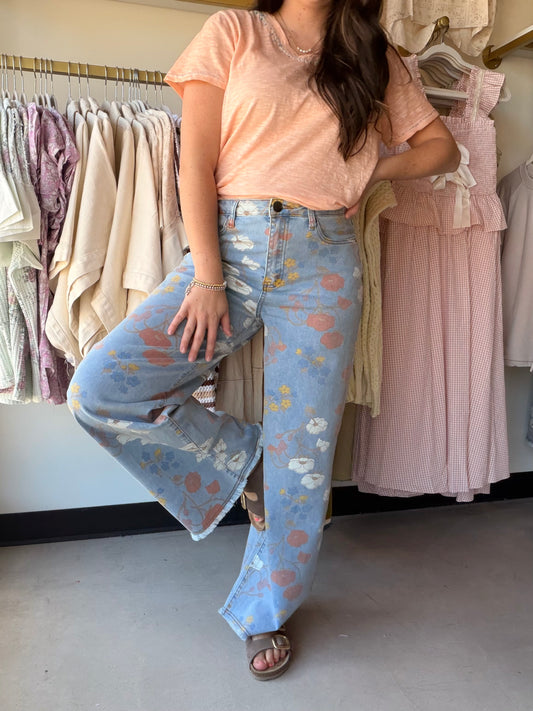 Elevated basics just got a floral upgrade. The Muted Floral Stretch Twill Pants by Easel bring a subtle, sophisticated print to a classic straight-leg silhouette — making them the kind of bottoms you'll reach for again and again. Crafted from a washed stretch twill with just the right amount of give, these pants move with you while keeping their polished shape all day long.

Details:

All-over muted floral print on washed stretch twill
Straight leg fit with a slightly relaxed silhouette
Front and back pocke