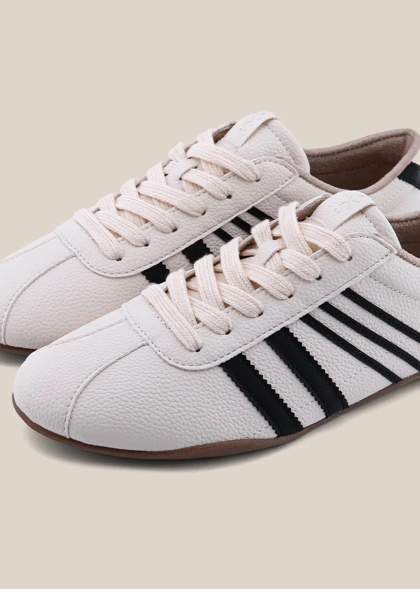 Black & White Paloma Sneaker