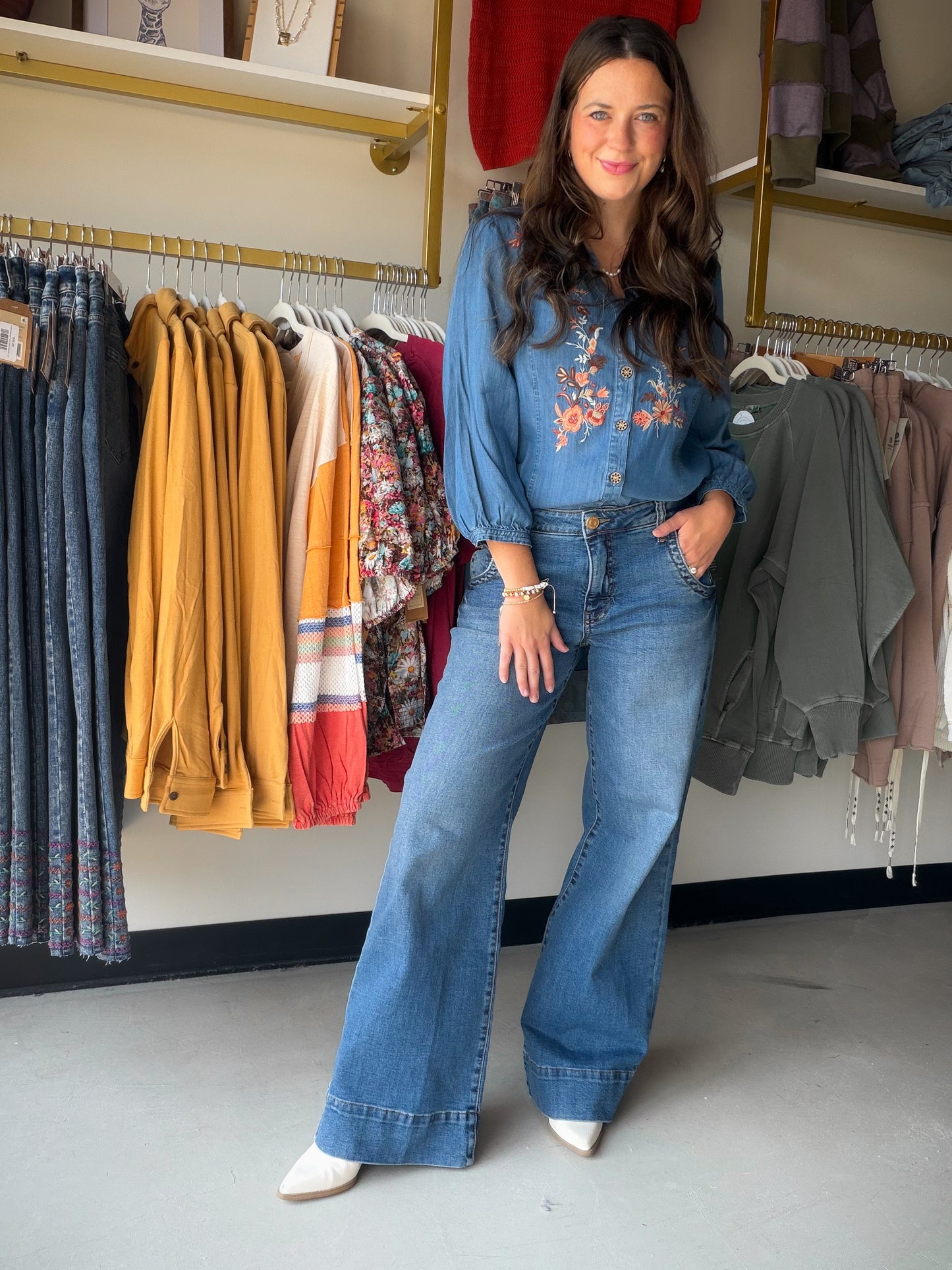 Kut from the Kloth

These high rise, medium wash jeans feature a modern wide leg silhouette accented by a stylish wide hem. Designed with scoop pockets and medium stretch denim.
Fabric:&nbsp;87% Cotton, 7% Recycled Cotton, 5% Recycled Polyester, 1% Elastane
Size &amp; Fit:&nbsp;Inseam: 31", Leg Opening: 24", Rise: 10 1/2"
Color:&nbsp;&nbsp;JOURNEY W/MEDIUM BASE WASH