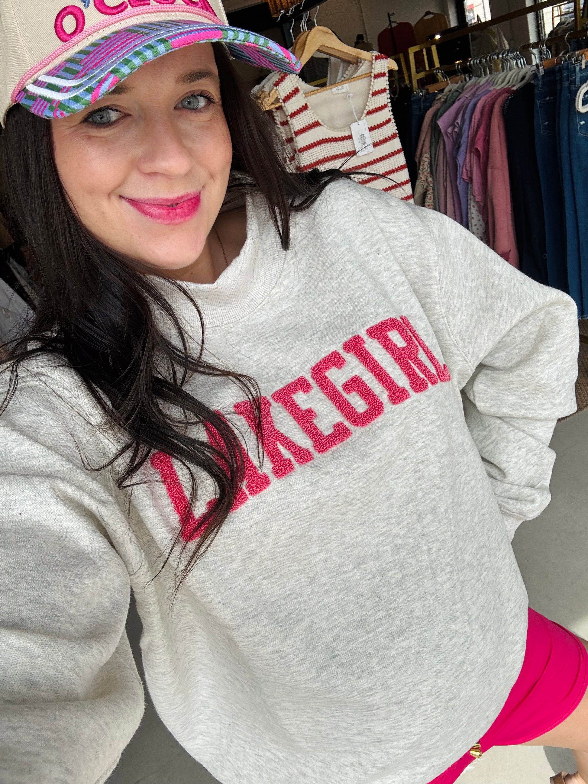 Our new mock neck features a chenille appliqué design with 2x1 rib knit cuffs and bottom.&nbsp;

55% cotton, 45% polyester

Relaxed&nbsp;Fit

Size chart in photos&nbsp;