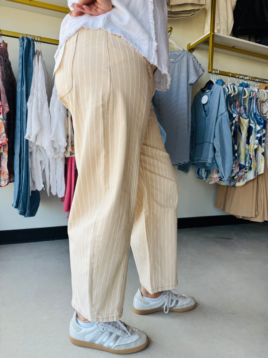 Lovervet

Elevate your denim rotation with these Lovervet pinstripe barrel jeans featuring a flattering high-rise and adjustable tie-waist. The trendy curved-leg silhouette delivers a relaxed, high-fashion vibe that perfectly blends coastal chic with everyday comfort.

Flattering high-rise tie-waist fit
Trend-forward curved barrel leg
Elongating vertical pinstripe pattern
Premium, breathable comfort denim
Adjustable drawstring for custom sizing
Chic front-seam designer detailing
