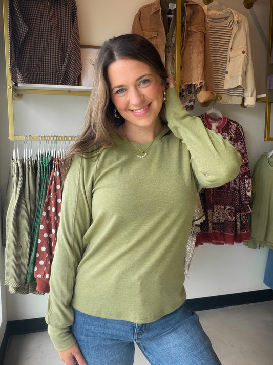 Soft, easy, and effortlessly put-together — the Matcha Lightweight Sweater Top from&nbsp;Staccato is your new go-to for elevated everyday dressing. Its tonal matcha hue pairs beautifully with denim, trousers, or your favorite midi skirt, while the hacci jersey fabric drapes with just the right amount of structure.

Crew neckline for a clean, classic look
Rib-accented detailing at the cuffs and hem
Long sleeve silhouette for year-round layering
Solid hacci jersey construction — lightweight yet cozy
80% Polye