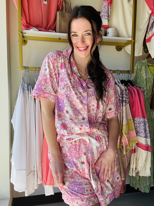 Shirley &amp; Stone

92% Polyester, 8% Spandex
Oversized Fit
