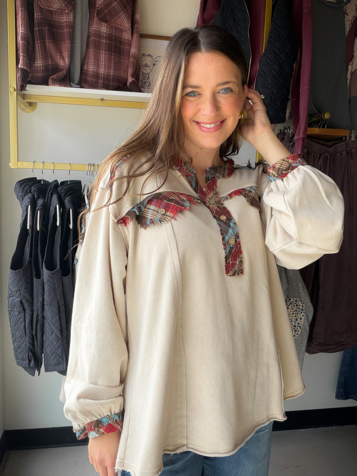 Easel

WASHED TERRY PULLOVER
-OVERSIZED PULLOVER TOP
-MINERAL WASHED
-RELAXED, LOOSE FIT SILHOUETTE
-BUTTON FRONT PLACKET
-LONG BALLOON SLEEVES
-CONTRAST PLAID DETAILING
-SMALL MEASUREMENTS : LENGTH - 27" &amp; BUST - 23"

Fabric: KNIT
Content: 60% COTTON 40% POLYESTER&nbsp;
WASHED TERRY PULLOVER