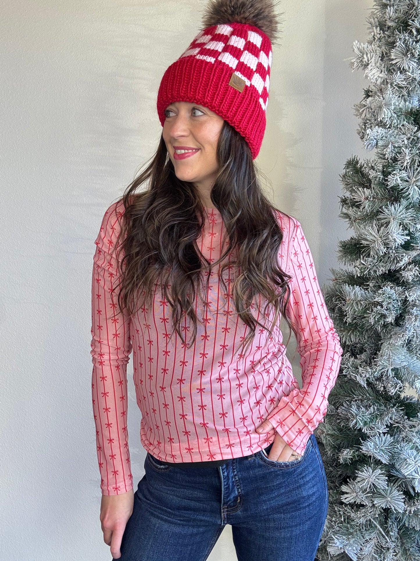 Blakeley

OUR HOLIDAY MESH PRINTS ARE HERE!! Super cute for layering, this sultry stretchy mesh print long-sleeve top, features a&nbsp;totally sheer design.&nbsp; Perfect worn alone or paired under your favorite cardigan, vest or sweater! Crew neck and thumbhole details.&nbsp;

FABRIC: 92% POLY 8% SPANDEX
