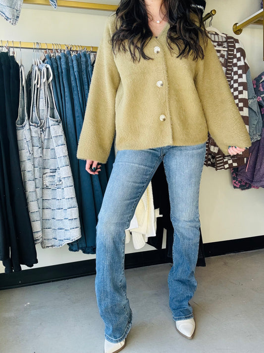 Brand: Risen
MID RISE LONG STRAIGHT JEANS - Rise 9 1/2" | Inseam 34 1/2" in size 3/26 