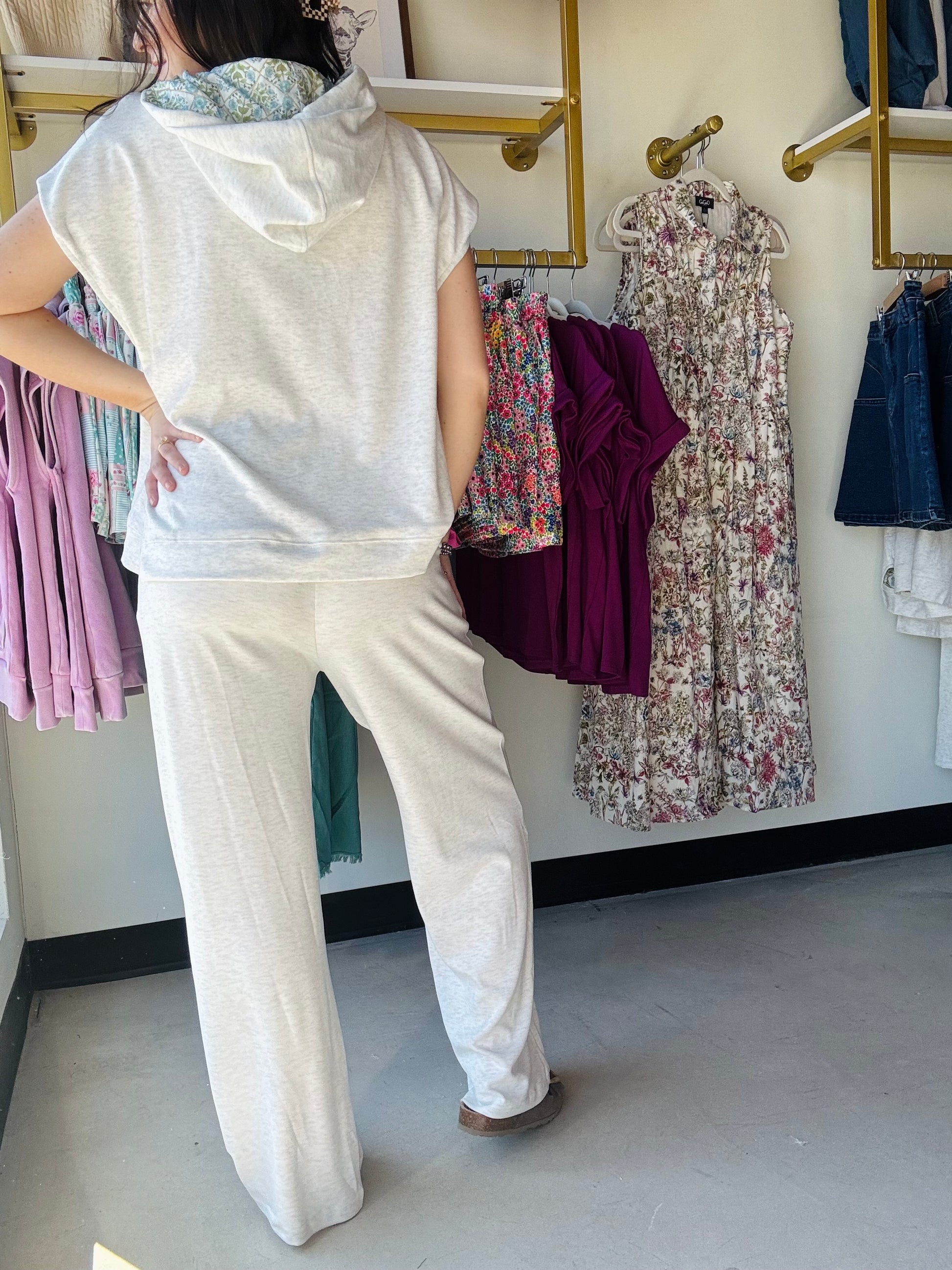 Gigio

These lounge pants offer the perfect blend of comfort and style for relaxed days at home. Crafted from soft knit fabric, these pants feature an elastic waistband for a secure, comfortable fit and convenient side pockets for everyday essentials. The neutral grey tone pairs beautifully with a matching top to create a complete cozy lounge outfit. Ideal for lounging, running errands, or unwinding in style.