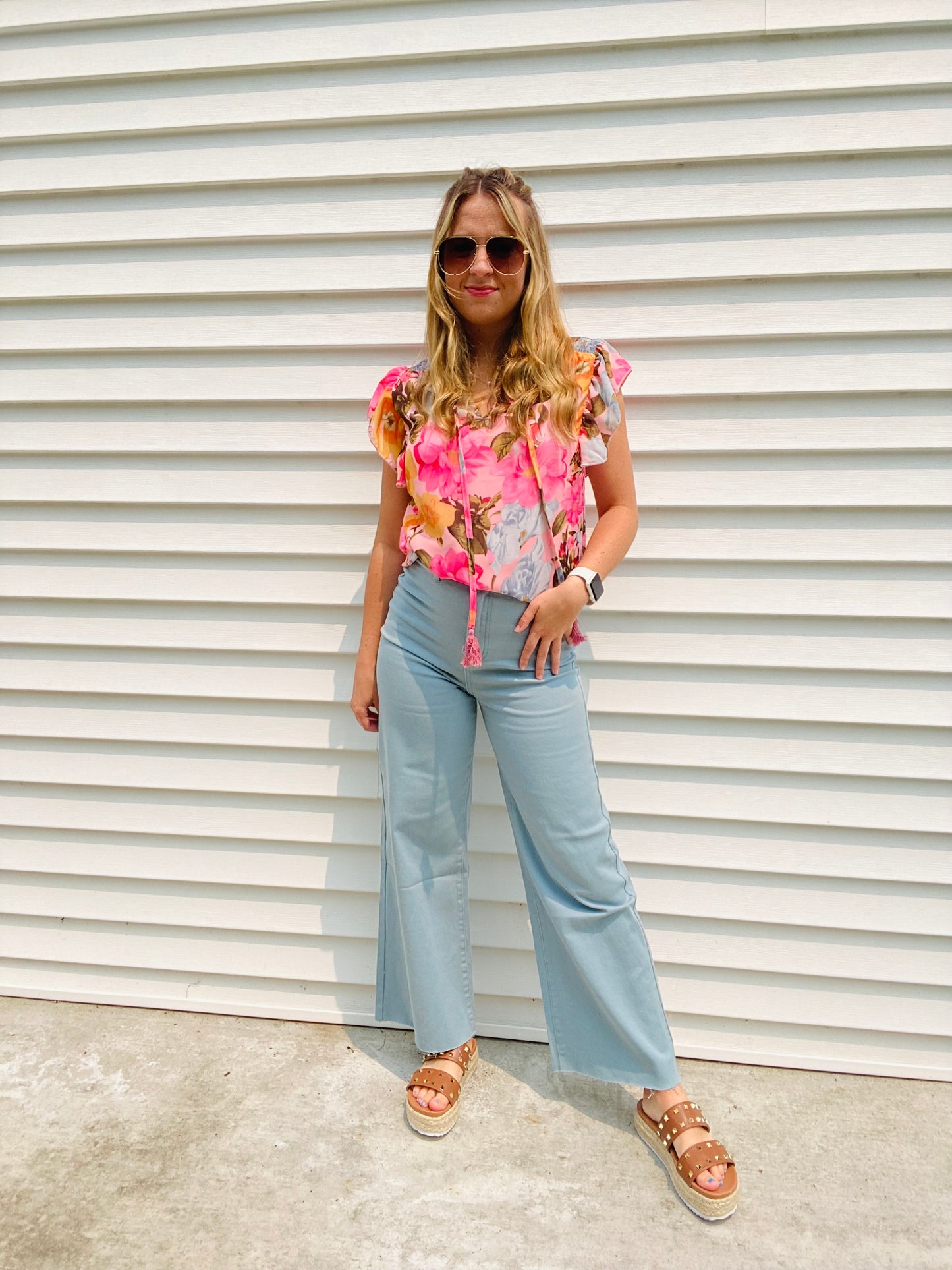 Our Cropped Stretch Jeans are crafted from 97% cotton and 3% spandex for a comfortable yet flattering fit. This wide leg, high waisted style features a clean cut hemline and is available in sizes Small (2-4), Medium (6-8), Large (8-10) and XL (10-12). These bottoms are perfect for work all summer long paired with a fun blouse and strappy sandals! 