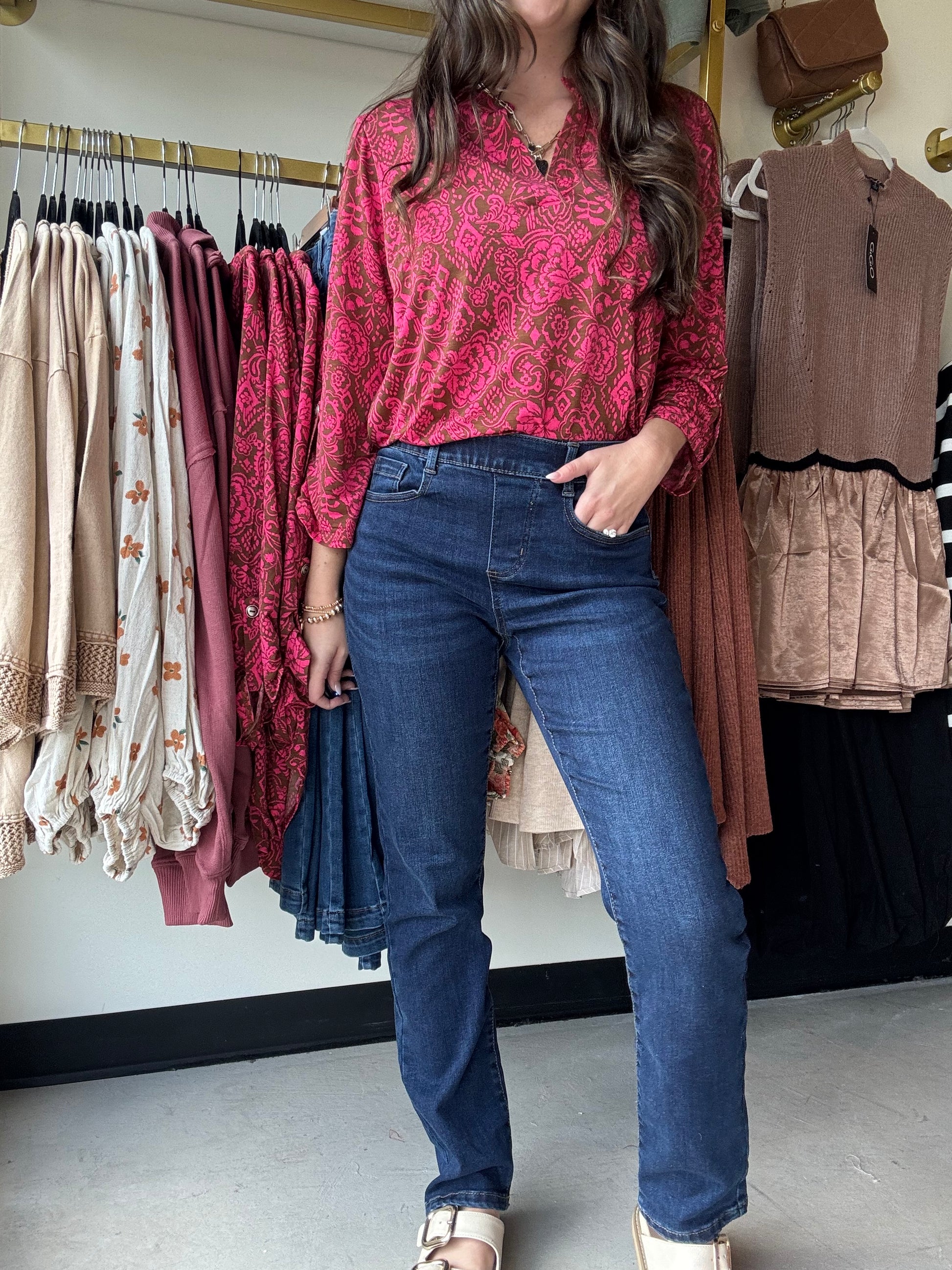 Tribal

With a comfortable elastic waistband that defines the waist and soft stretch denim that moves with you while maintaining its shape, this style offers the perfect blend of structure and comfort. Finished with a mid-rise, classic five-pocket design, and a 32" full length, it's the pair you’ll reach for again and again.