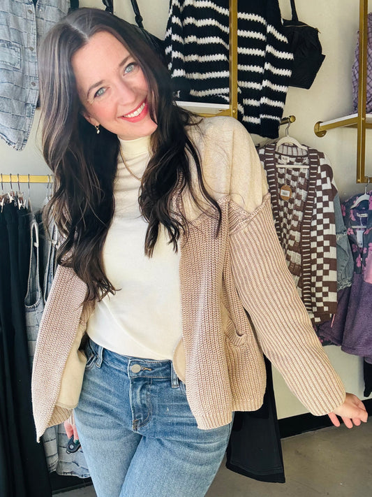 Introducing our Stone Terry Sweater Cardigan - a must-have cozy winter staple! In a beautiful neutral color, this sweater is made of high-quality material to keep you warm and stylish. Perfect for snuggling up by the fireplace or paired with denim for a busy day!

Brand: Heyson