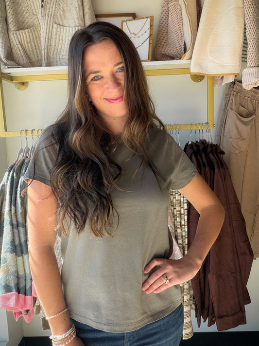 Thread &amp; Supply

Style Description:

This oh-so soft tee comes in a garment-dyed cotton for an authentic lived-in look and feel. The softest cotton essential you can wear on repeat.

Crew neck
Relaxed fit
Measurements for a size small:

Length:&nbsp;23.5"
Chest: 18.5"
Sleeve Length: 6.5"
Fabric Content/Care:&nbsp;

100% Cotton
Machine Wash Cold
