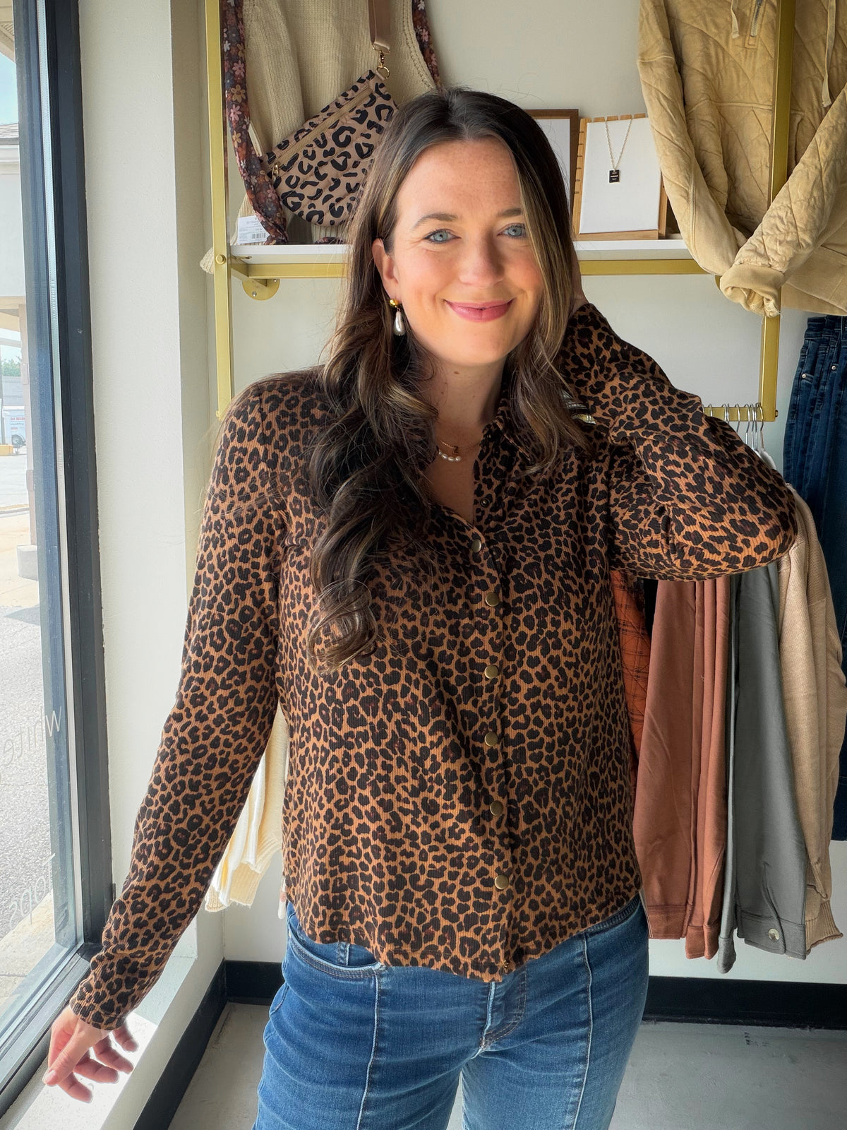 Tru Luxe Jeans

Snap-front styling and a bold print make this knit shirt an easy way to add a little edge to any everyday look. Shown here in neutral animal.

Snap front print knit shirt
Fabric: Rayon/Spandex
Color: Neutral Animal
