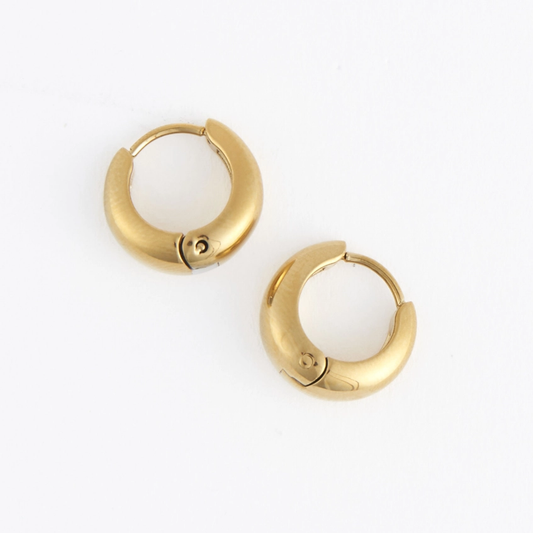 Graduated Huggie Hoop Earrings