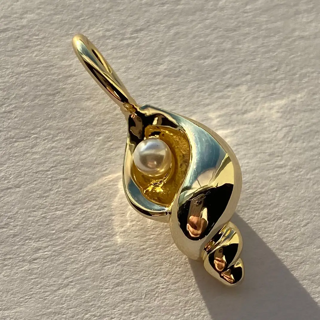 Hampton Shell Charm