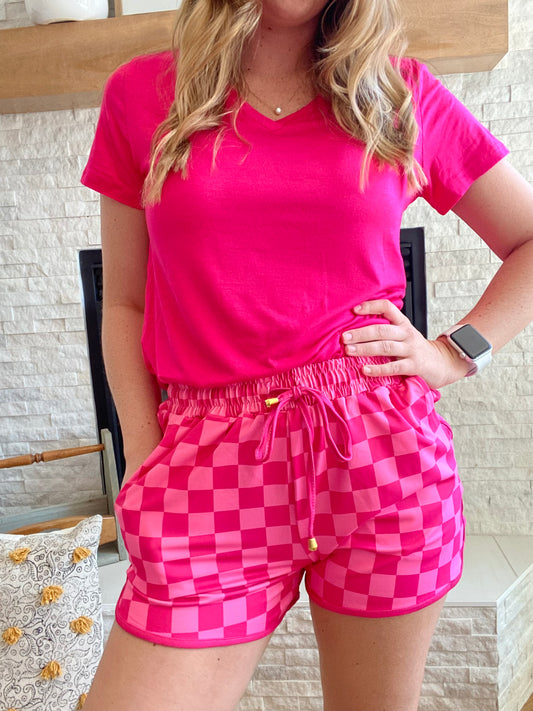 These mid-rise checkered shorts are so perfect for the spring and summer and even to wear in to the fall! Get the effortless yet chic look with these shorts. They feature a mid-rise, tie waist drawstring, & side pockets. These are a relaxed fit.