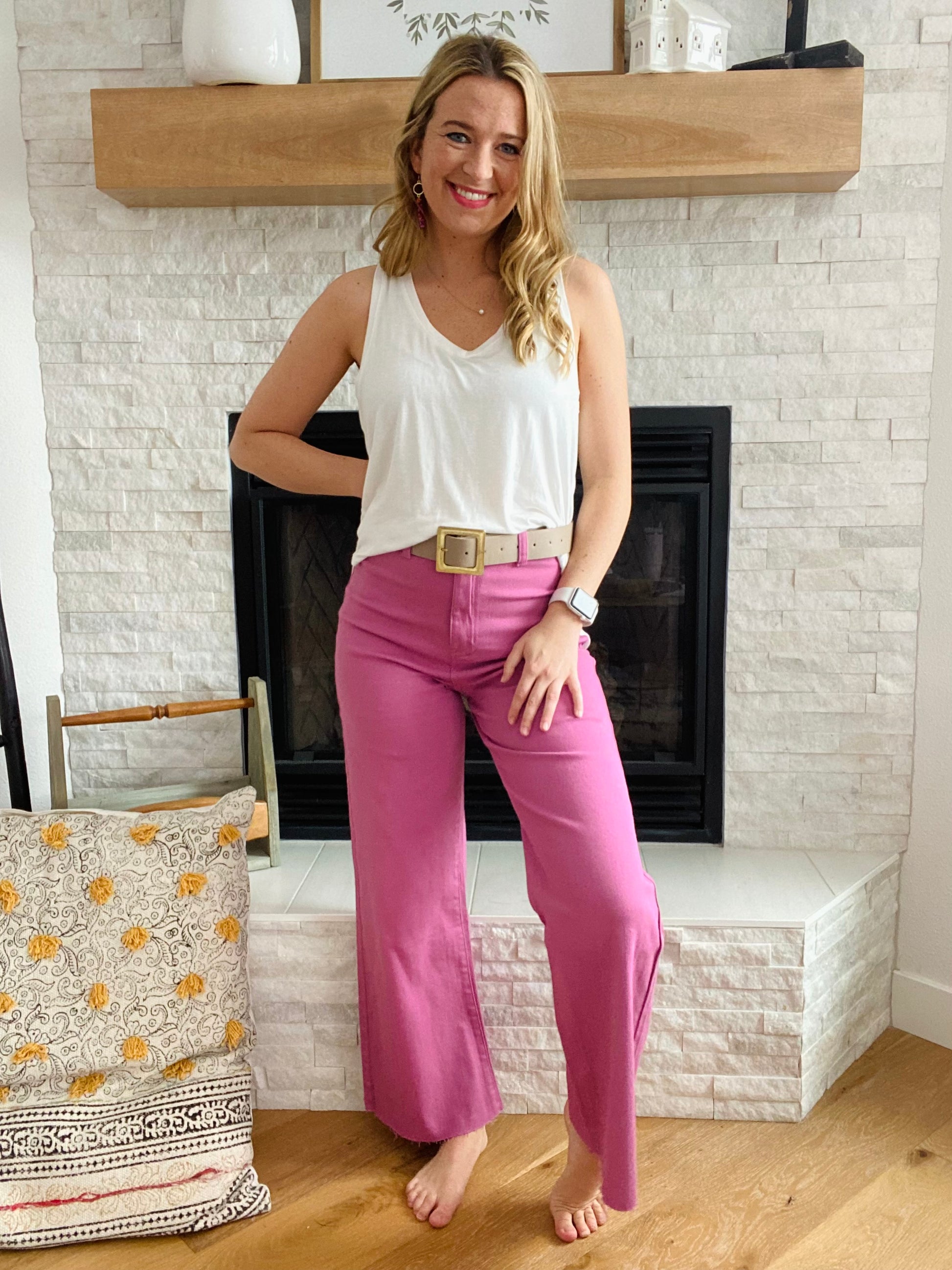 Our Cropped Stretch Jeans are crafted from 97% cotton and 3% spandex for a comfortable yet flattering fit. This wide leg, high waisted style features a clean cut hemline and is available in sizes Small (2-4), Medium (6-8), Large (8-10) and XL (10-12). These bottoms are perfect for work all summer long paired with a fun blouse and strappy sandals! 